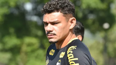 Tiquinho Soares deve voltar ao time. Foto: Jota Erre/AGIF