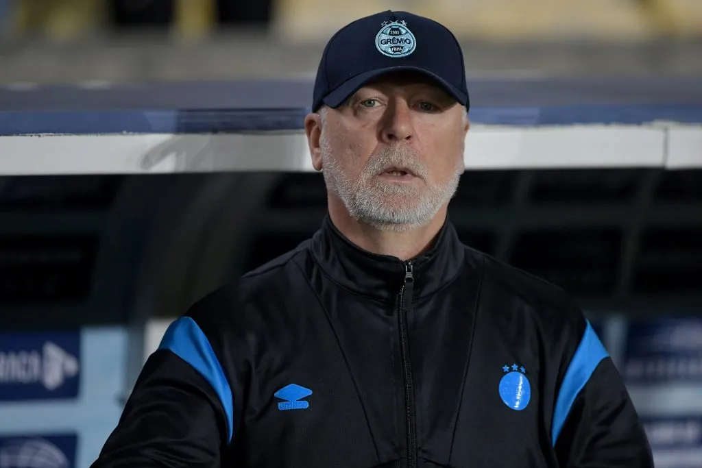 RJ – RIO DE JANEIRO – 02/08/2025 – BRASILEIRO A 2025, FLUMINENSE X GREMIO – Mano Menezes tecnico do Gremio durante partida contra o Fluminense no estadio Maracana pelo campeonato Brasileiro A 2025. Foto: Thiago Ribeiro/AGIF