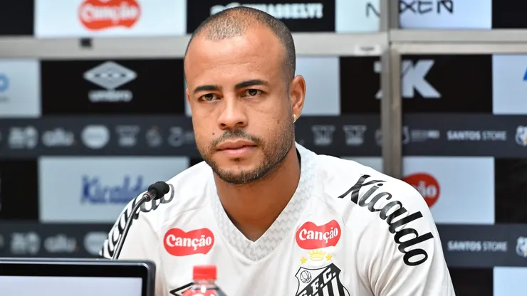 Mayke foi apresentado pelo Santos nesta semana. Foto: Jota Erre/AGIF