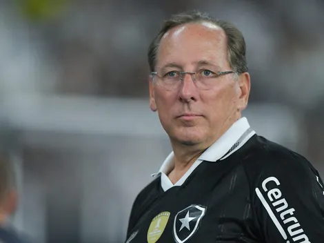 Textor quer a chegada de um zagueiro no Botafogo e desiste de ponta