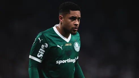 Vitor Roque em ação pelo Palmeiras. Foto: Ettore Chiereguini/AGIF