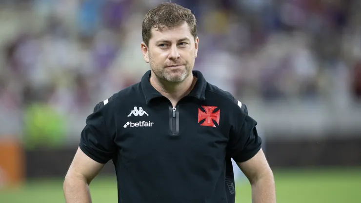 Rafael Paiva no comando técnico do Vasco em 2024 - Foto: Baggio Rodrigues/AGIF