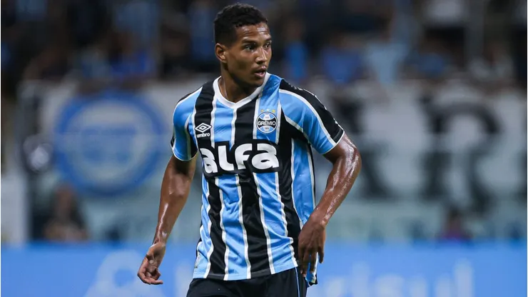 RS - PORTO ALEGRE - 11/02/2025 - GAUCHO 2025, GREMIO X PELOTAS - Joao Lucas jogador do Gremio durante partida contra o Pelotas no estadio Arena do Gremio pelo campeonato Gaucho 2025. Foto: Maxi Franzoi/AGIF