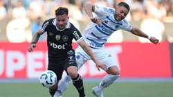 Artur caiu na área, mas arbitragem voltou atrás e anulou o pênalti após análise do VAR. Foto: Vitor Silva/Botafogo
