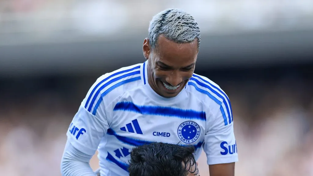 Matheus Pereira, meia-atacante do Cruzeiro comemorando gol contra o Botafogo. Foto: Rafael Vieira/AGIF