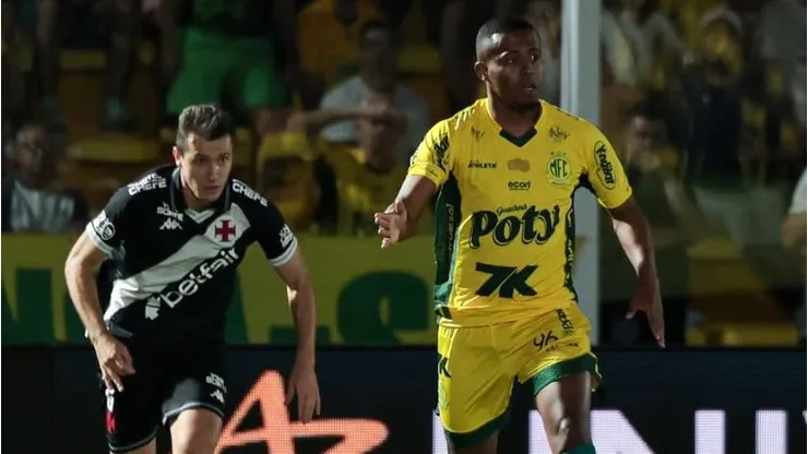 Carlos Eduardo em Mirassol x Vasco - Foto: Reprodução/Instagram