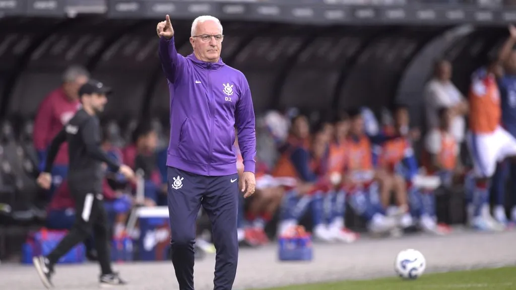 Dorival Júnior projeta evolução da equipe na temporada – Foto: Alan Morici/AGIF