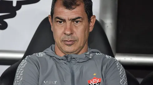 Fábio Carille durante partida contra o Botafogo, no Estádio Nilton Santos, pelo Brasileirão.
