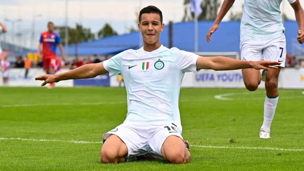 Valentín Carboni foi oferecido ao Grêmio - Foto: Getty Images.