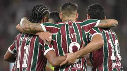 Everaldo jogador do Fluminense comemora seu gol com jogadores do seu time durante partida contra o Gremio no estadio Maracana pelo campeonato Brasileiro A 2025. Foto: Thiago Ribeiro/AGIF