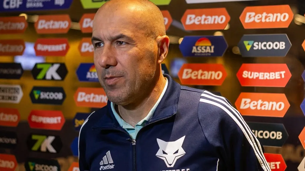 Leonardo Jardim durante entrevista. Foto: Fernando Moreno/AGIF