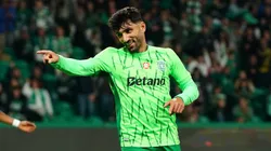 Lateral em partida pelo Sporting. Photo by Gualter Fatia/Getty Images