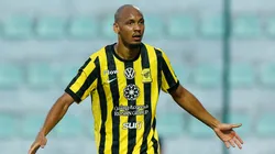 Fabinho, volante do Al-Ittihad em partida pelo campeonato árabe (Foto: Gualter Fatia/Getty Images)