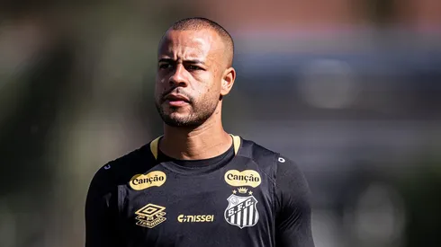 Mayke está relacionado, mas fica, a princípio, no banco do Santos contra Juventude