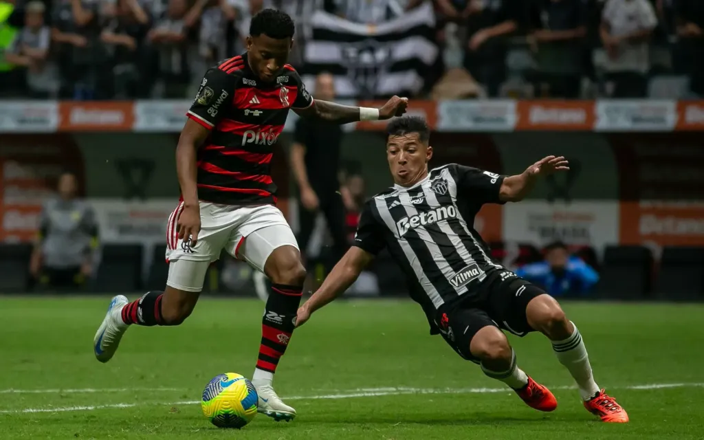 Flamengo encara o Atlético-MG na Copa do Brasil (Foto: Fernando Moreno/AGIF)