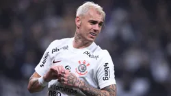 Róger Guedes em partida pelo Corinthians