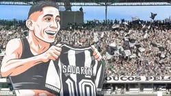 Torcida do Botafogo homenageou Savarino no último domingo (3)