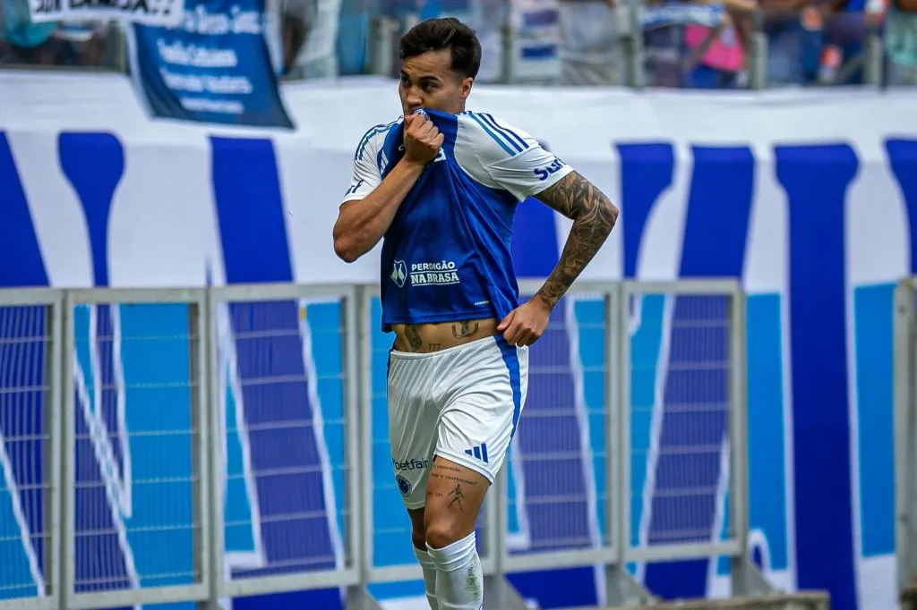 Kaio Jorge jogador do Cruzeiro comemora seu gol durante partida contra o Ceara no estadio Mineirao pelo campeonato Brasileiro A 2025. Foto: Fernando Moreno/AGIF