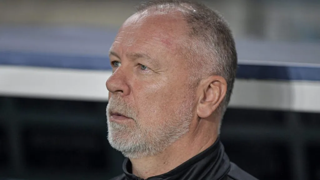 Mano Menezes vem sendo muito pressionado no cargo. Foto: Thiago Ribeiro/AGIF