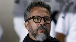 Cléber Xavier, técnico do Santos em partida do campeonato brasileiro