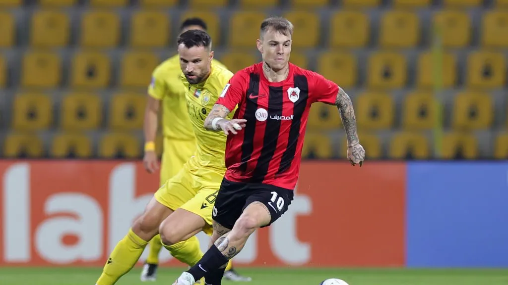 Roger Guedes vai seguir no Al-Rayyan - Foto: Neville Hopwood/Getty Images.