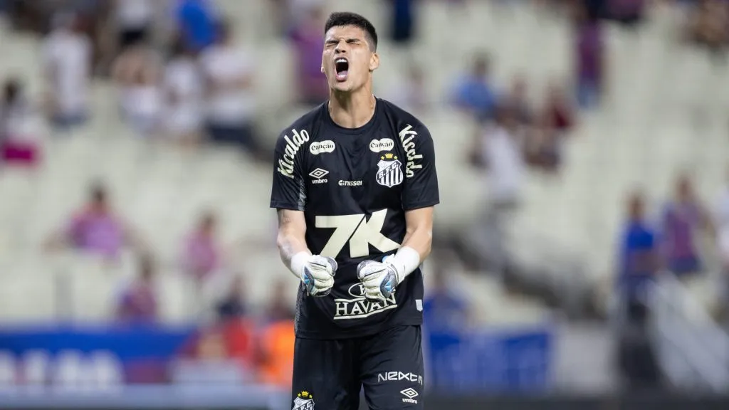 Gabriel Brazão, goleiro do Santos. Foto: Baggio Rodrigues/AGIF.