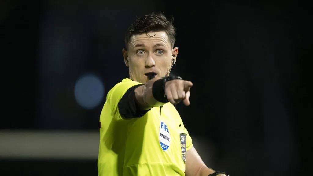 Árbitro Ramon Abatti Abel. Foto: Jorge Rodrigues/AGIF