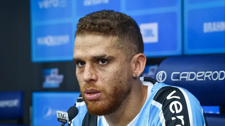 Cuéllar participa de treino, surpreende comissão do Grêmio, mas algo ainda pode impedir retorno (Foto: Lucas Uebel/Grêmio)