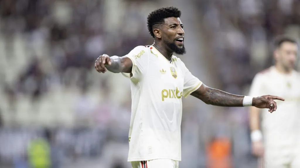 Emerson Royal foi contratado recentemente pelo Flamengo e será novidade na Libertadores. Foto: Baggio Rodrigues/AGIF