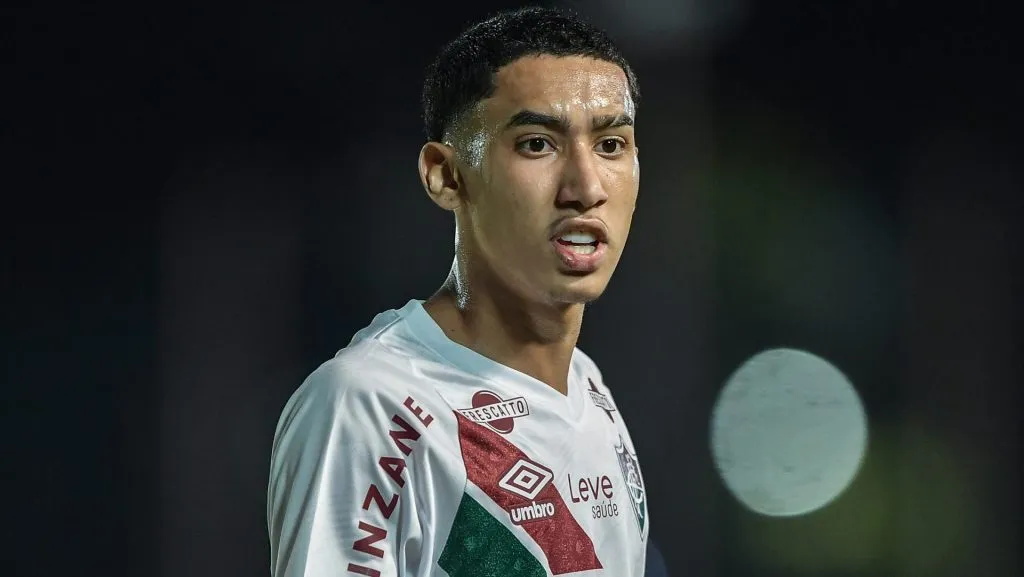 Isaque, do Fluminense