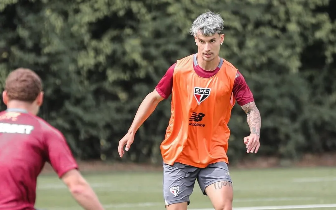 Ferreirinha durante treino tático no CT do São Paulo. Foto: Erico Leonan / São Paulo FC