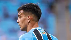 RS - PORTO ALEGRE - 04/05/2025 - BRASILEIRO A 2025, GREMIO X SANTOS - Franco Cristaldo jogador do Gremio durante partida contra o Santos no estadio Arena do Gremio pelo campeonato Brasileiro A 2025.