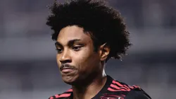 Corinthians busca a contratação do atacante Vitinho, ex-Flamengo.