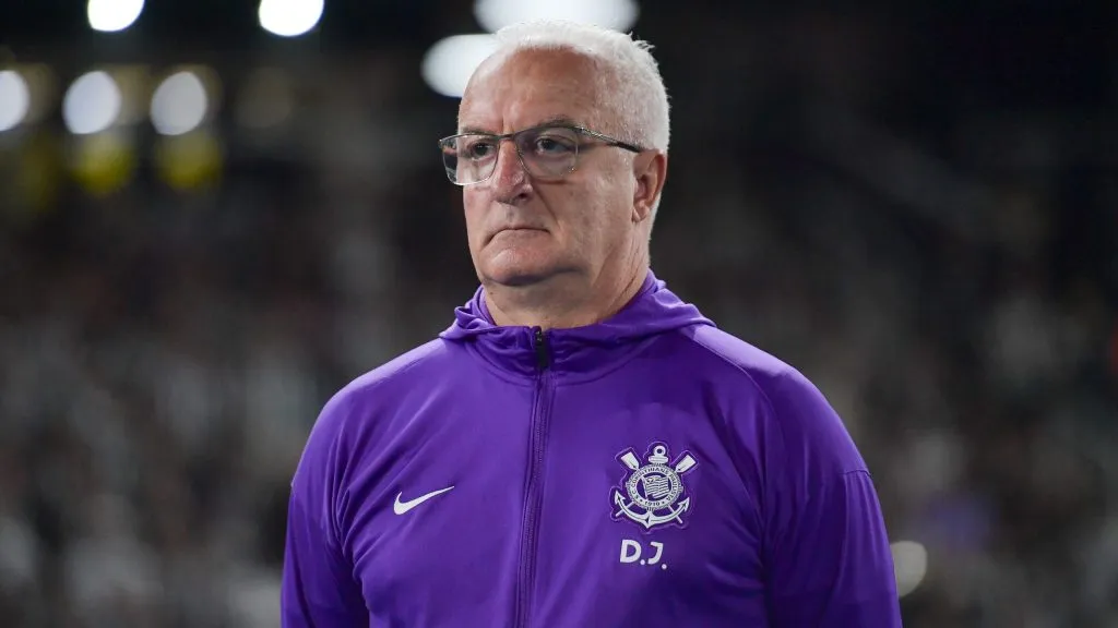 Dorival não está totalmente seguro no cargo de técnico do Timão –  Foto: Thiago Ribeiro/AGIF