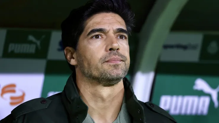 Abel Ferreira durante partida entre Palmeiras e Grêmio, no Allianz Parque, pelo Brasileirão.