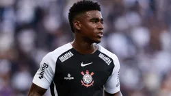 Félix Torres durante partida entre Corinthians e Santos, na Neo Química Arena, pelo Brasileirão.