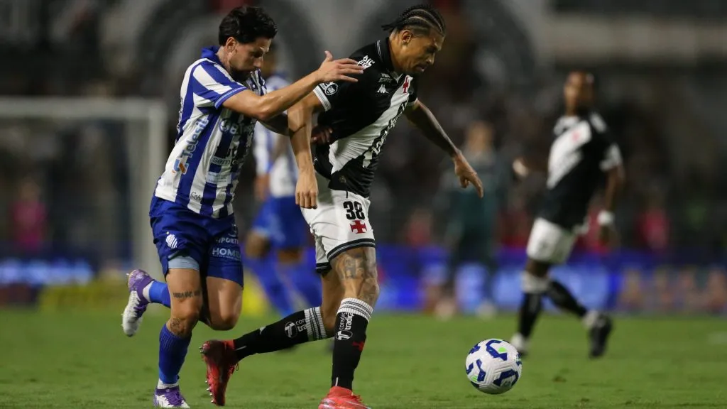 João Victor durante CSA x Vasco pela Copa do Brasil 2025. Foto: Marlon Costa/AGIF