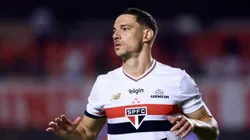 Cédric Soares ganha sequência no São Paulo. Foto: Marcello Zambrana/AGIF