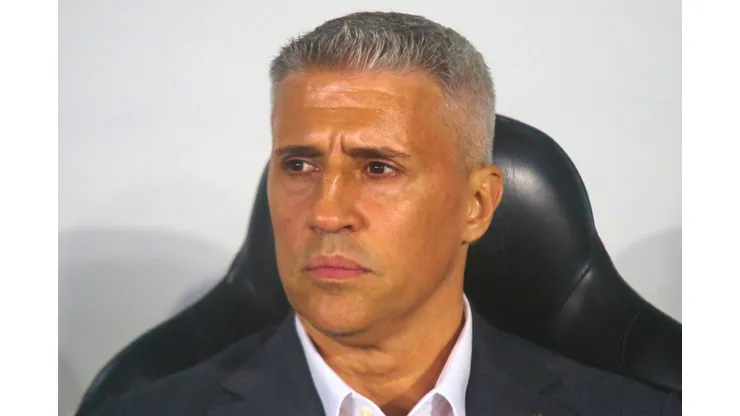Crespo perdeu sua segunda partida após a reestreia. Foto: Gabriel Machado/AGIF