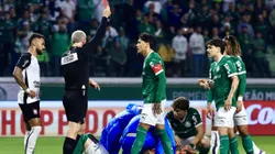 Aníbal Moreno foi expulso por agressão a José Martínez. Foto: Marcello Zambrana/AGIF