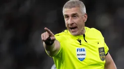 O arbitro Anderson Daronco, durante partida entre Botafogo e Bragantino no estadio Engenhao pelo campeonato Copa Do Brasil 2025. Foto: Jorge Rodrigues/AGIF