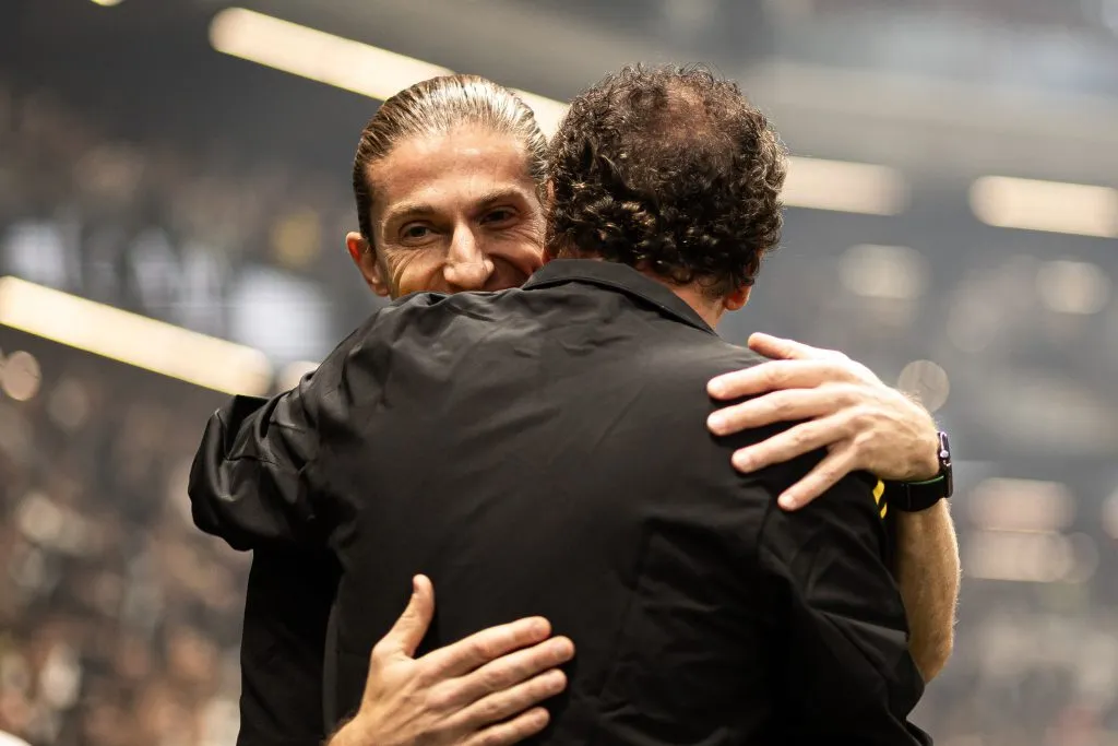 Filipe Luis tecnico do Flamengo durante partida contra o Atletico-MG no estadio Arena MRV pelo campeonato Copa Do Brasil 2025. Foto: Mateus Dutra/AGIF