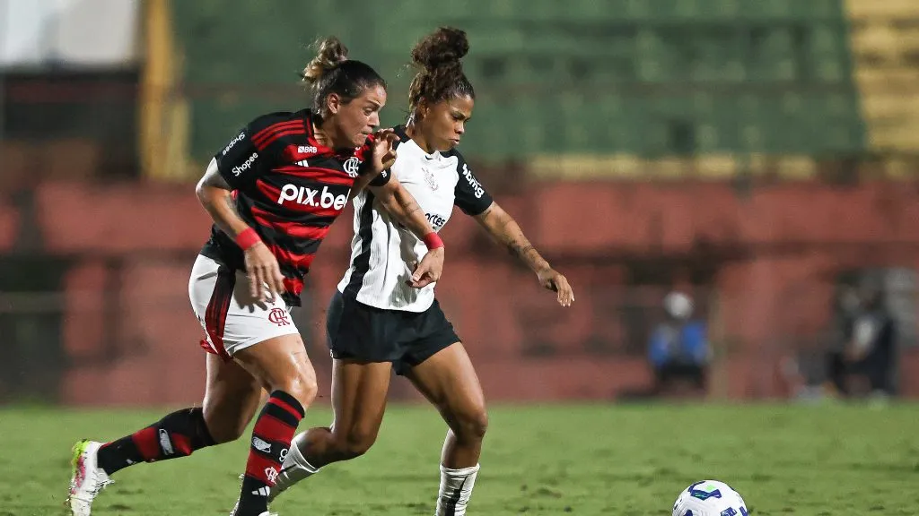 Jogadoras do Corinthians e Flamengo pelo Brasileirão Feminino