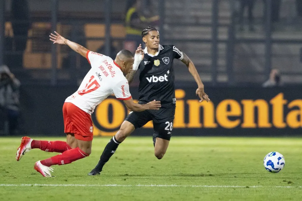 Botafogo venceu o Bragantino novamente e se classificou na Copa do Brasil. Foto: Joisel Amaral/AGIF