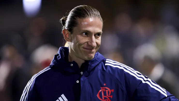 Time de Filipe Luís levou vantagem nas cartas - (Photo by Ricardo Moreira/Getty Images)