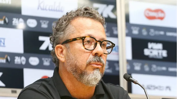 SP - SANTOS - 30/04/2025 - SANTOS, APRESENTACAO CLEBER XAVIER - SANTOS, CLEBER XAVIER, COLETIVA DE IMPRENSA COM O NOVO TREINADOR DO SANTOS FC, CLEBER XAVIER