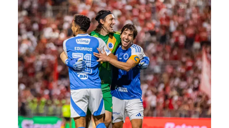 Cássio e Villalba se destacam em vitória do Cruzeiro sobre o CRB. Foto: Itawi Albuquerque/AGIF