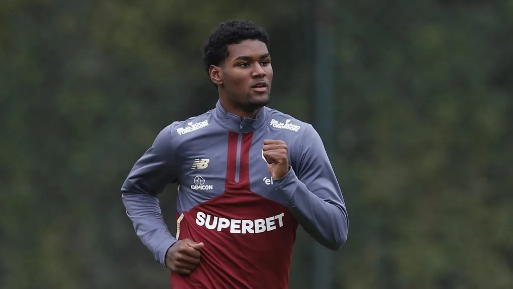 Lucas Ferreira durante treino do SPFC – Foto: Flickr São Paulo