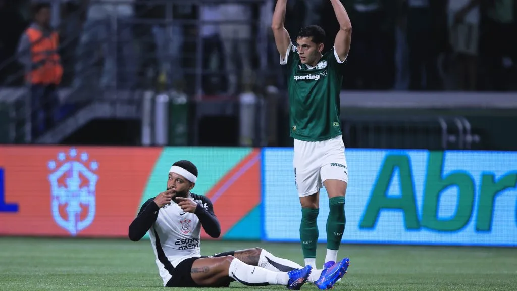 Memphis pediu para ser substituído após lesão no Allianz Parque – Foto: Ettore Chiereguini/AGIF