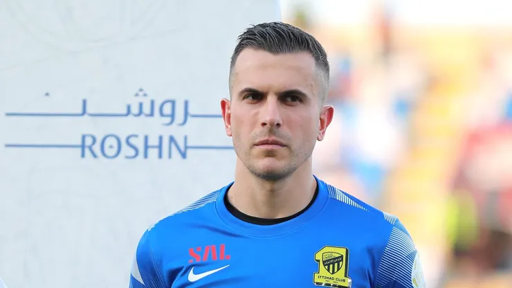 Marcelo Grohe of Al-Ittihad look on as they Marcelo Grohe, ex-goleiro do Grêmio, livre no mercado - Foto: Getty Images/Getty Images